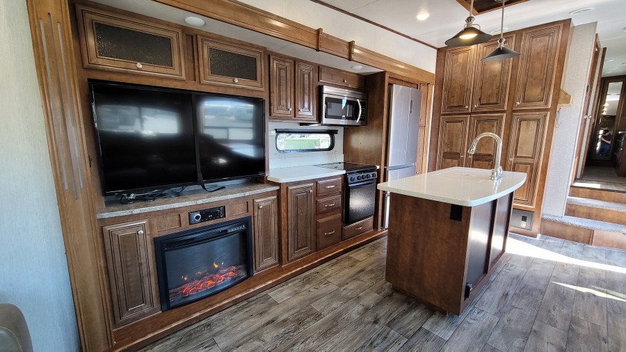 2019 Heartland Bighorn 32RS 7