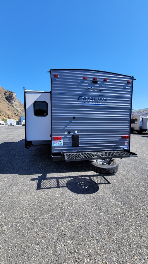 2021 Coachmen RV Catalina 243RBS 3