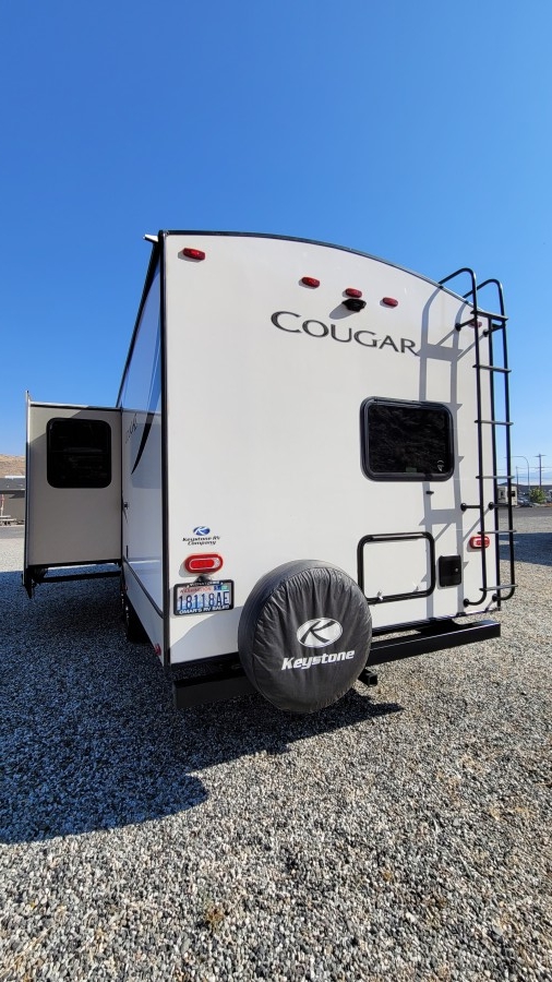 2020 Keystone RV Cougar 25BHSWE 3