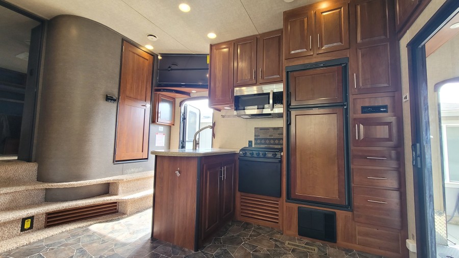 2014 Keystone RV Fuzion 310 9