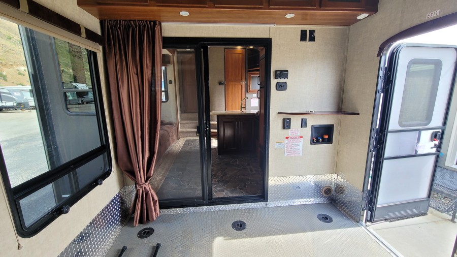 2014 Keystone RV Fuzion 310 10