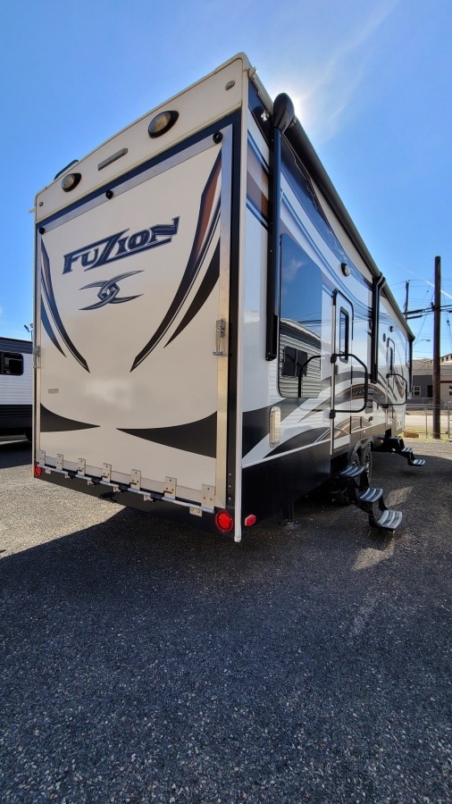 2014 Keystone RV Fuzion 310 3