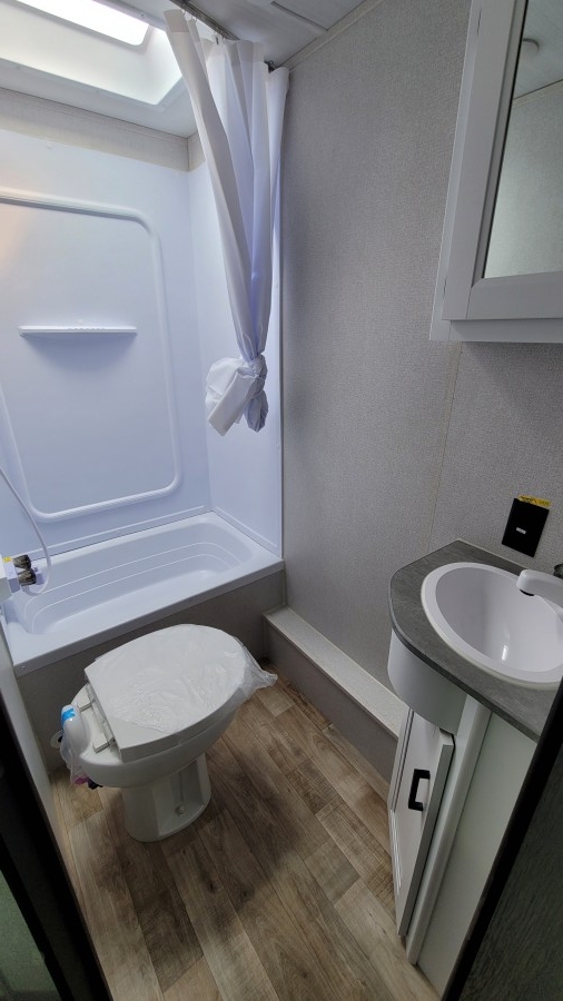 2022 Keystone RV Hideout 21BHWE 10