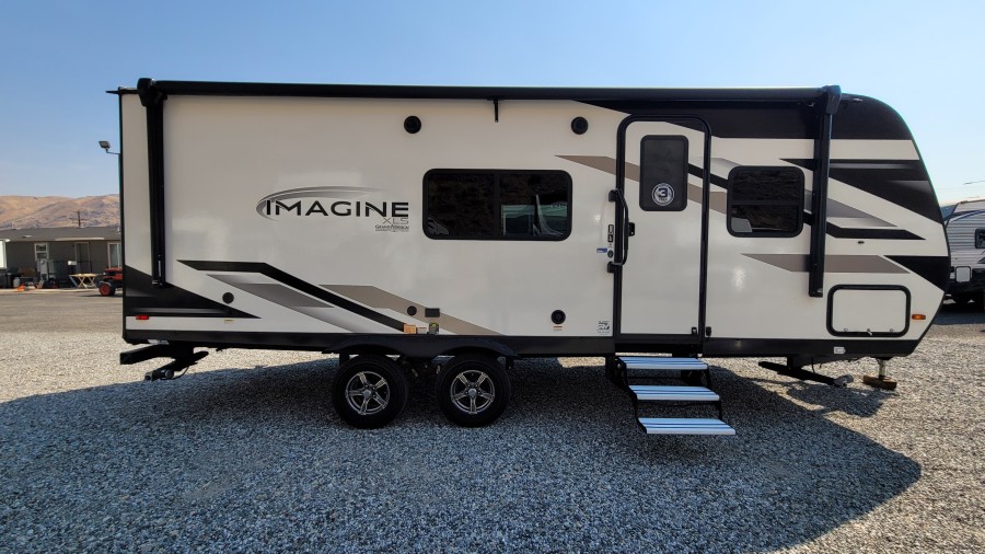 2023 Grand Design RV Imagine 22MLE 3