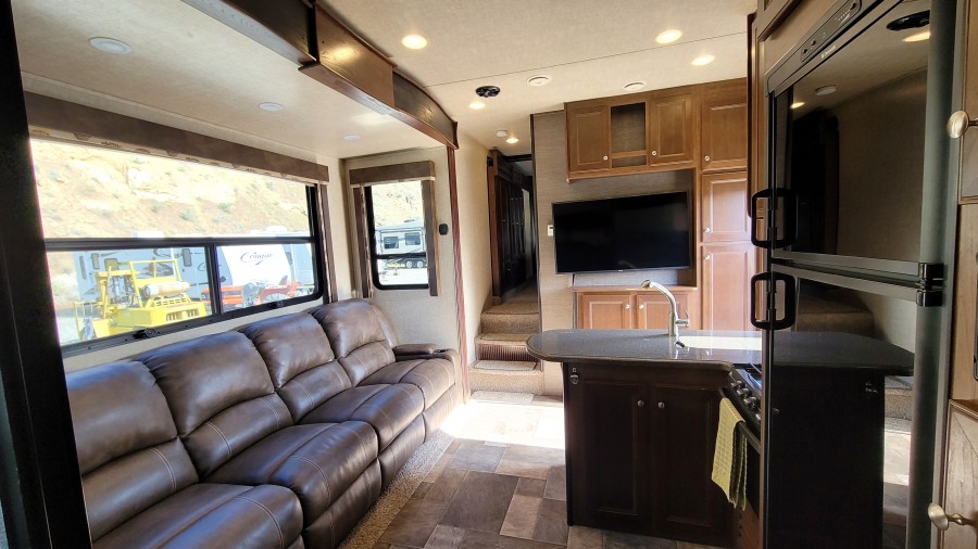 2016 Keystone RV Impact 311 5