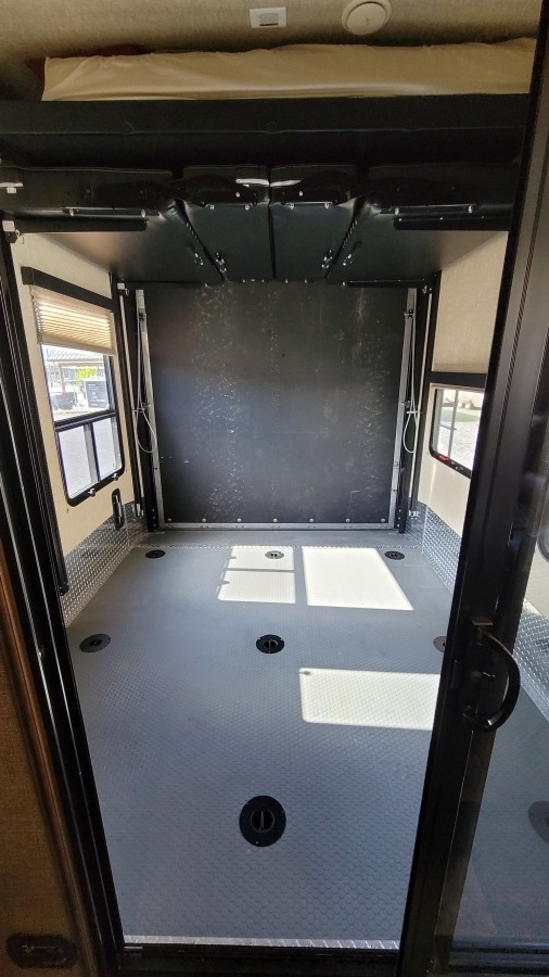 2016 Keystone RV Impact 311 11