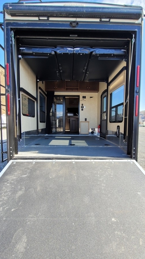 2016 Keystone RV Impact 311 14