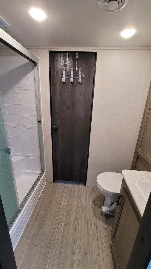 2021 Keystone RV Hideout 38FDDS 12