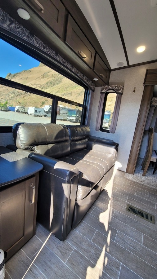 2020 Keystone RV Laredo 255SRL 7