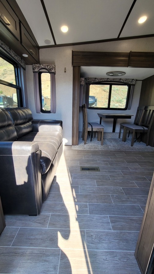 2020 Keystone RV Laredo 255SRL 6