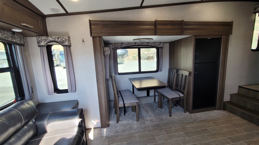 2020 Keystone RV Laredo 255SRL 8