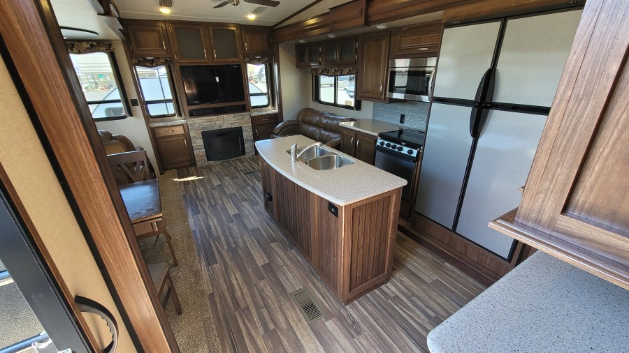 2017 Keystone RV Montana High Country 310RE 7