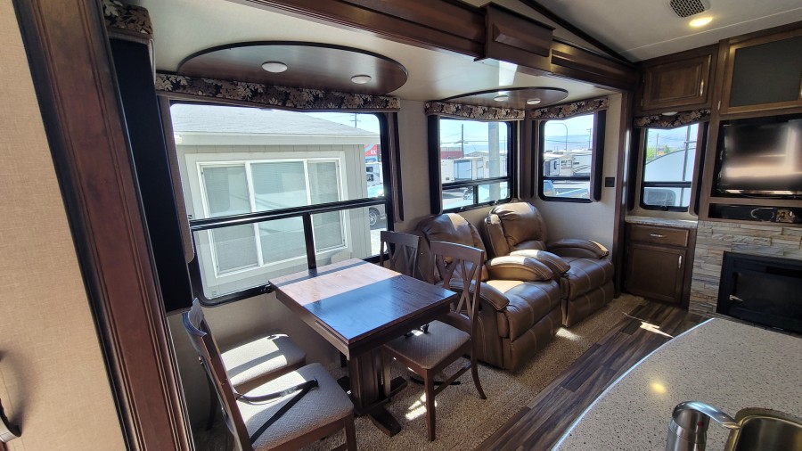 2017 Keystone RV Montana High Country 310RE 8