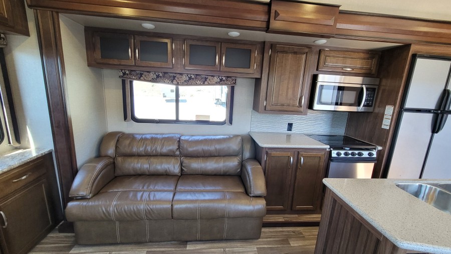 2017 Keystone RV Montana High Country 310RE 10
