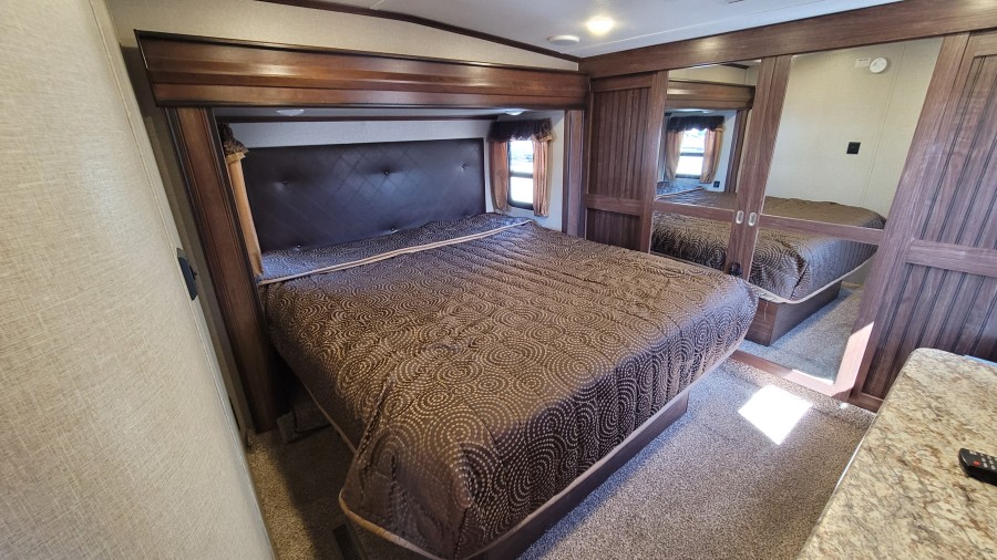 2017 Keystone RV Montana High Country 310RE 13