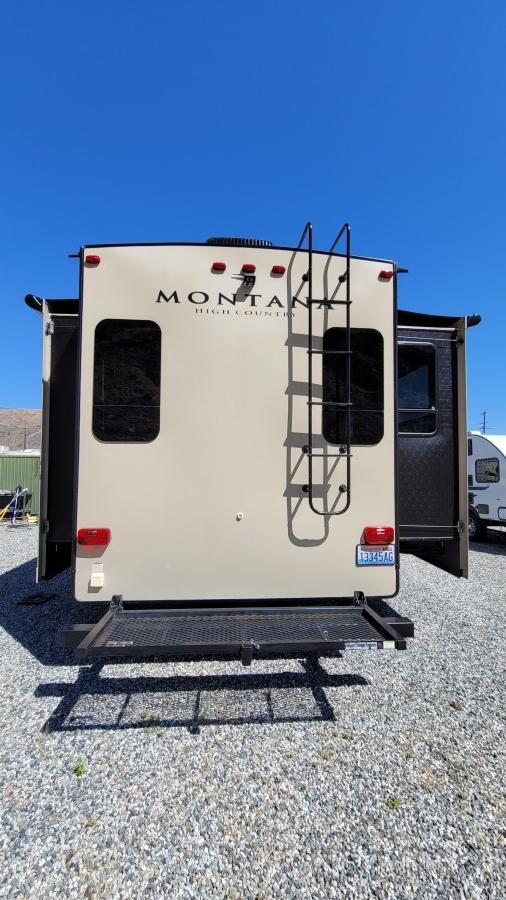 2017 Keystone RV Montana High Country 310RE 3
