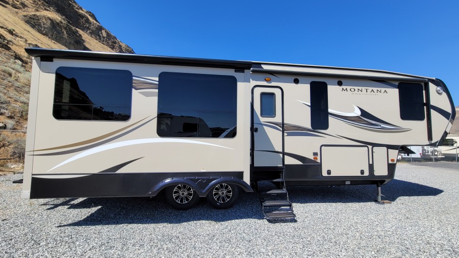 2017 Keystone RV Montana High Country 310RE 4