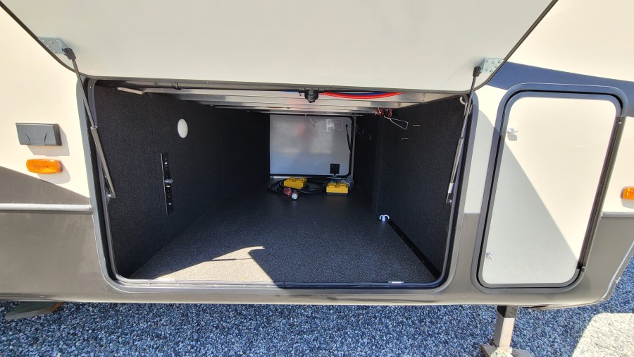 2017 Keystone RV Montana High Country 310RE 5