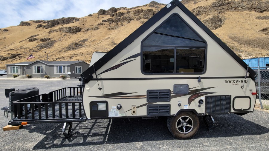 2017 Rockwood Premier A122 2