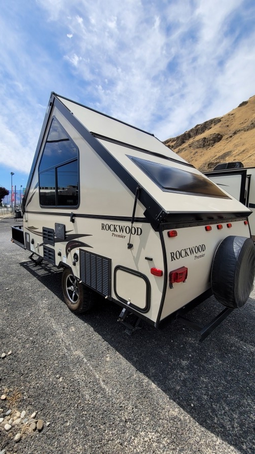 2017 Rockwood Premier A122 3