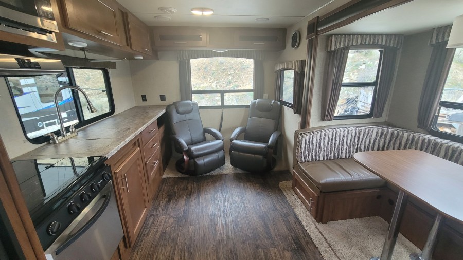 2017 Forest River RV Wildcat 255RLX 6