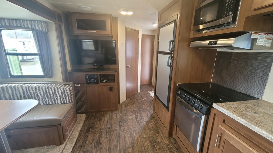 2017 Forest River RV Wildcat 255RLX 8