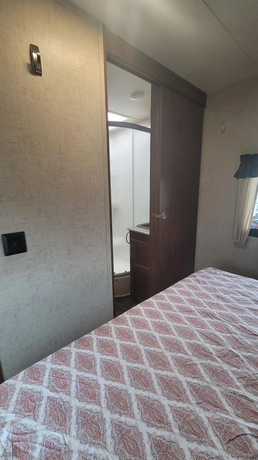 2017 Forest River RV Wildcat 255RLX 10