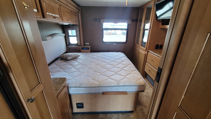 2015 Thor Motor Coach Windsport 27K 12