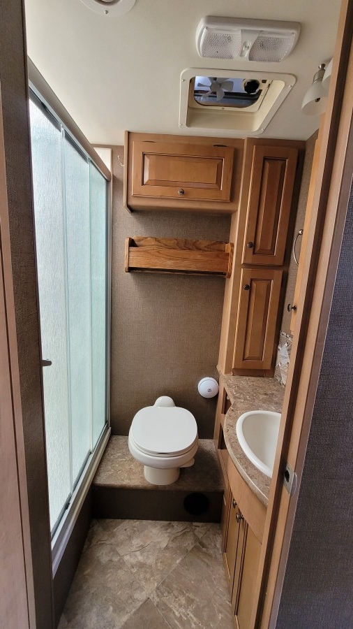 2015 Thor Motor Coach Windsport 27K 15
