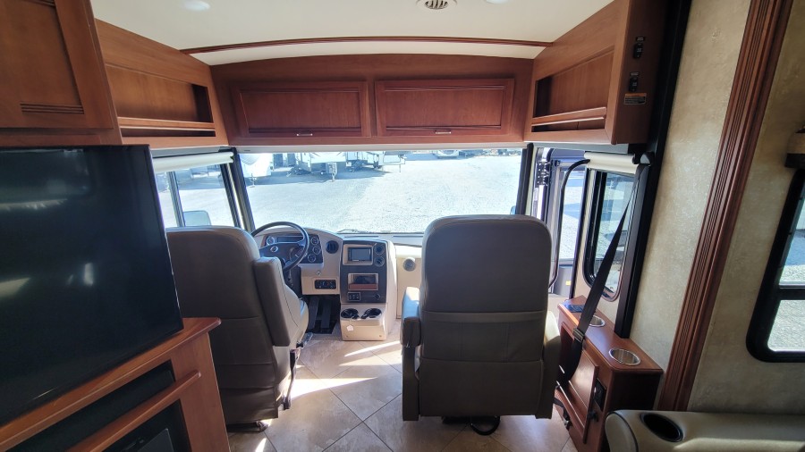 2017 Winnebago FORZA 36G 9