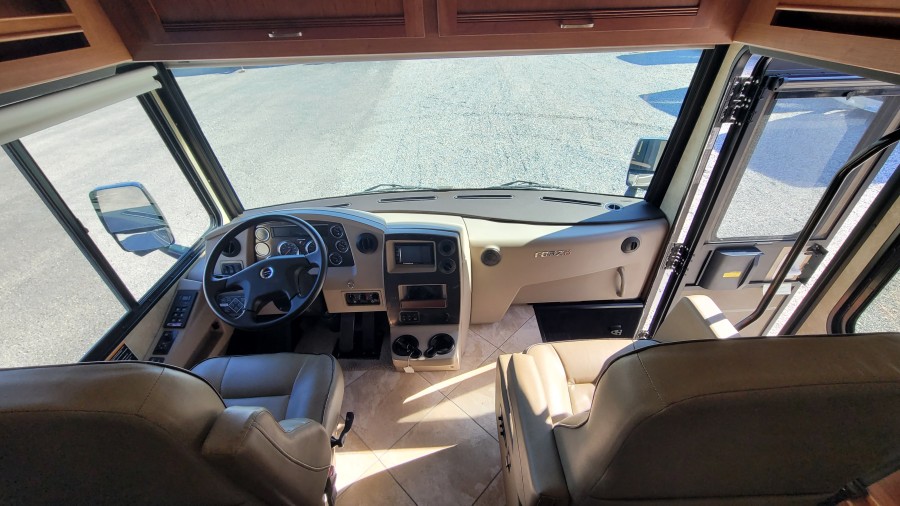 2017 Winnebago FORZA 36G 8