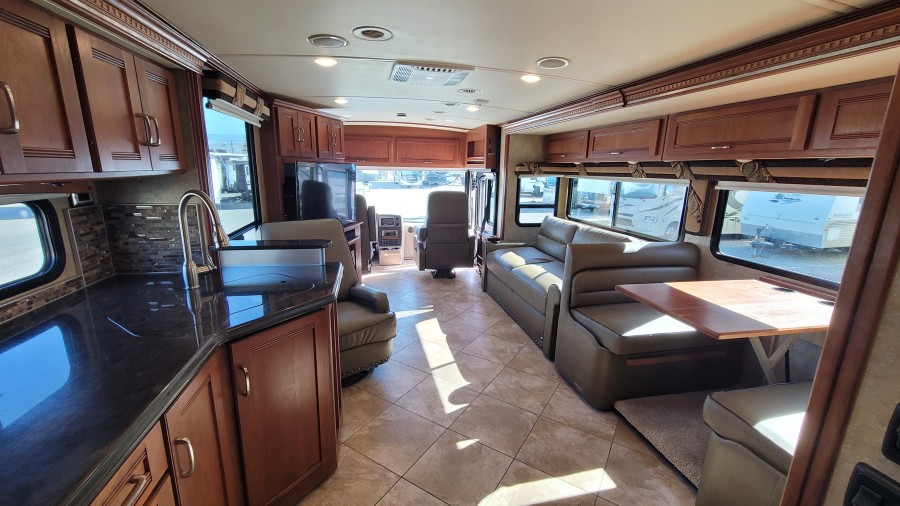 2017 Winnebago FORZA 36G 13