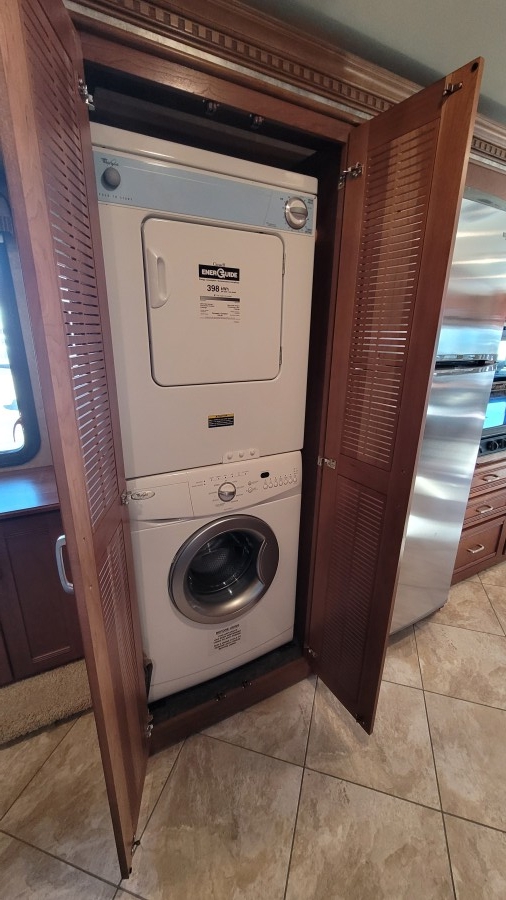 2017 Winnebago FORZA 36G 19