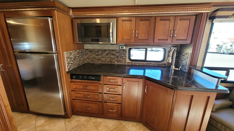 2017 Winnebago FORZA 36G 14