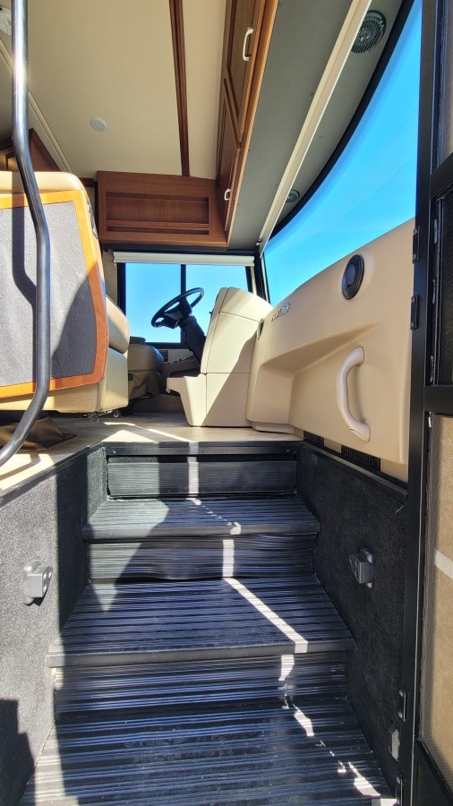 2017 Winnebago FORZA 36G 7