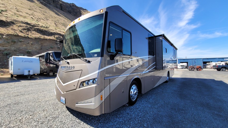 2017 Winnebago FORZA 36G 1