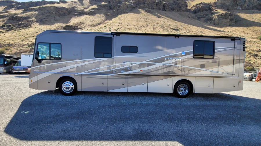 2017 Winnebago FORZA 36G 2